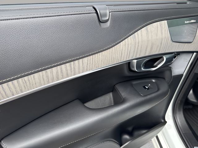2025 Volvo XC90 T8 photo 19