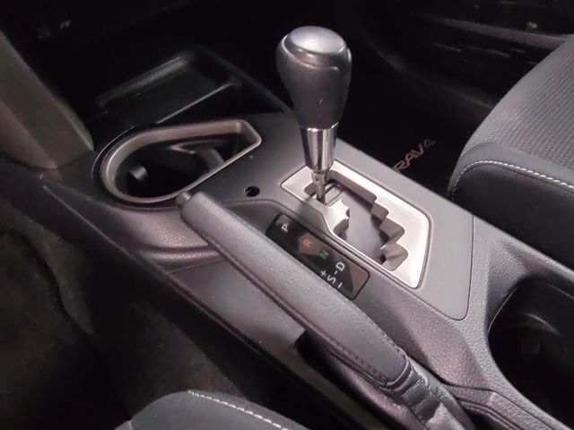 2016 – Toyota – RAV4