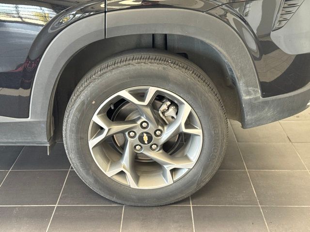 2025 Chevrolet Trax LT - 4