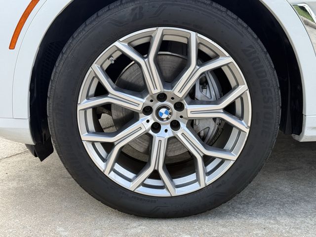 2024 BMW X7 xDrive40i White at Gullo Toyota