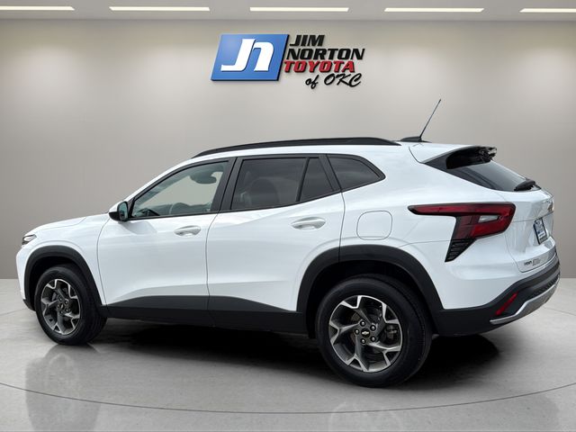 2025 Chevrolet Trax LT - Photo 7