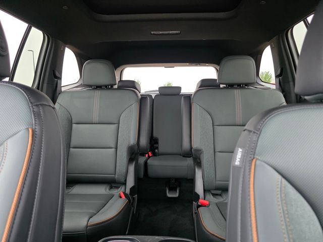 2025 GMC Acadia AWD AT4