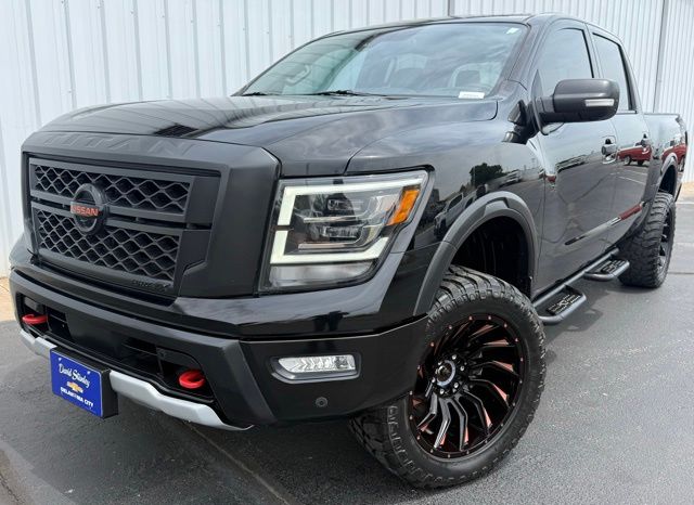 used 2022 Nissan Titan car