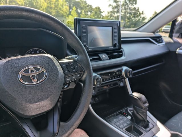 2021 Toyota RAV4 XLE 33