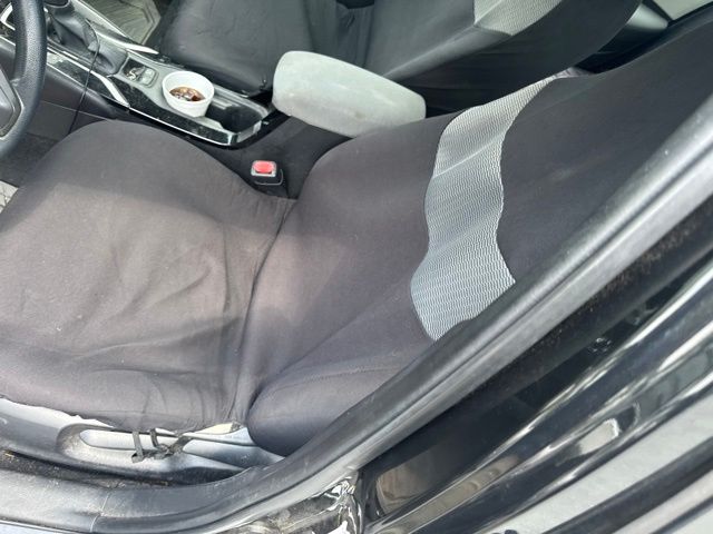 2021 Toyota Corolla LE - Photo 11