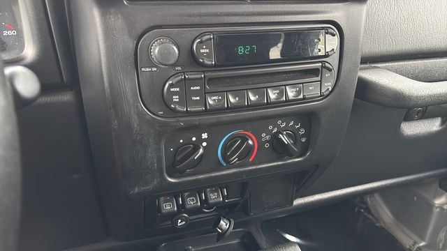 Used 2006 Silver Jeep Unlimited image 26