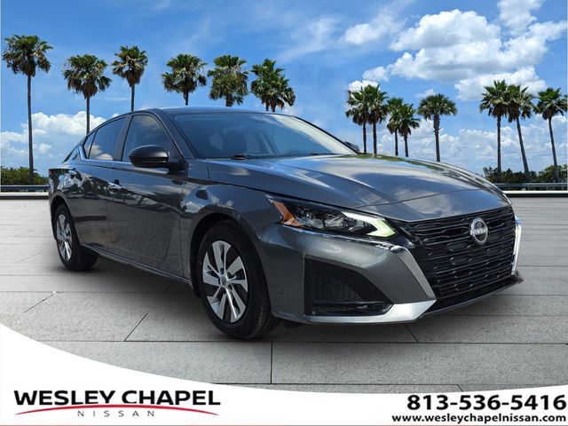 Gray (Gun Metallic) 2025 Nissan Altima Sedan Front-Wheel Drive Continuously Variable Transmission
