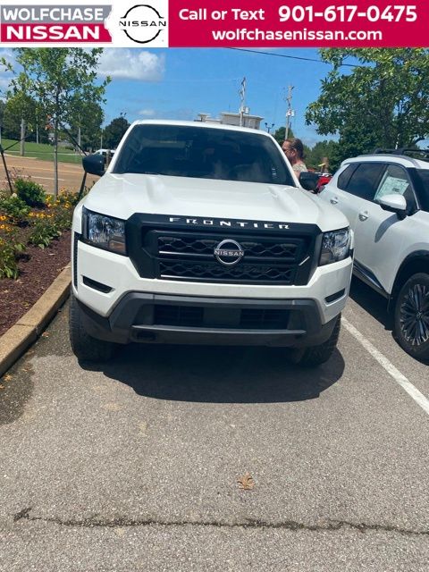 Glacier White 2023 Nissan Frontier Pickup Truck Four-Wheel Drive 9-Speed Automatic