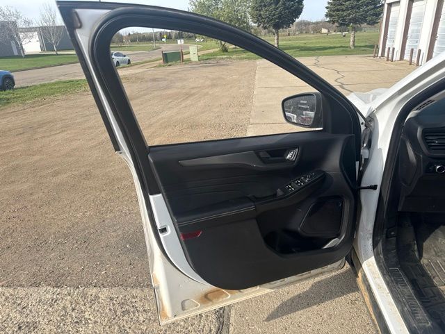 2024 Oxford White Ford Escape Active AWD SUV