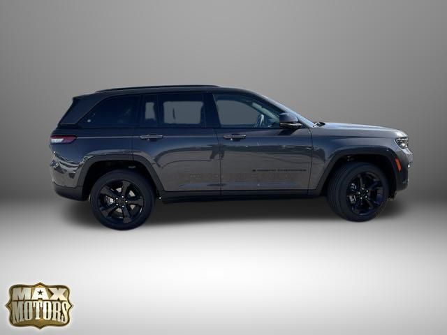 2025 Jeep Grand Cherokee Altitude 12