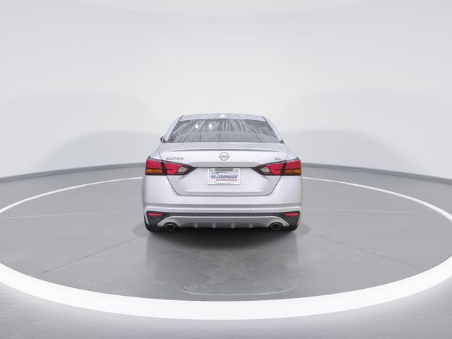 Used 2023 Silver Nissan 2.5 SL image 7