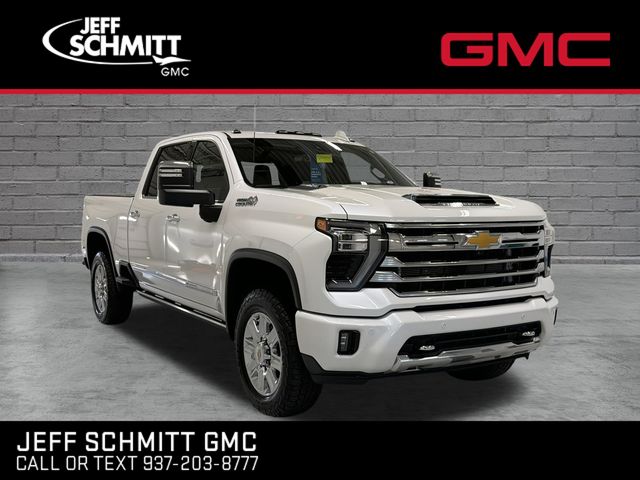 White (Iridescent Pearl Tricoat) 2024 Chevrolet Silverado 2500HD Pickup Truck Four-Wheel Drive Automatic