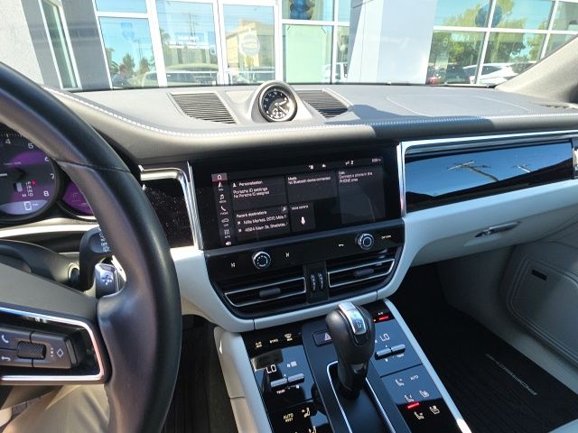 Used 2025  Porsche Base image 13
