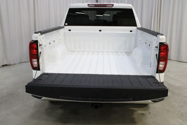 New 2026 White GMC SLE image 29