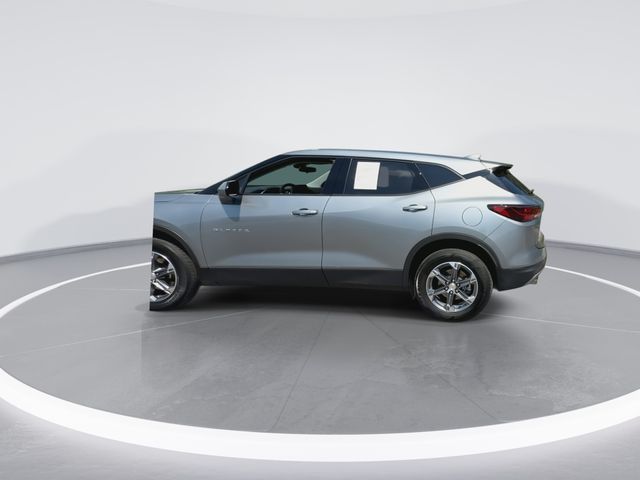 Used 2025 Gray Chevrolet LT image 7