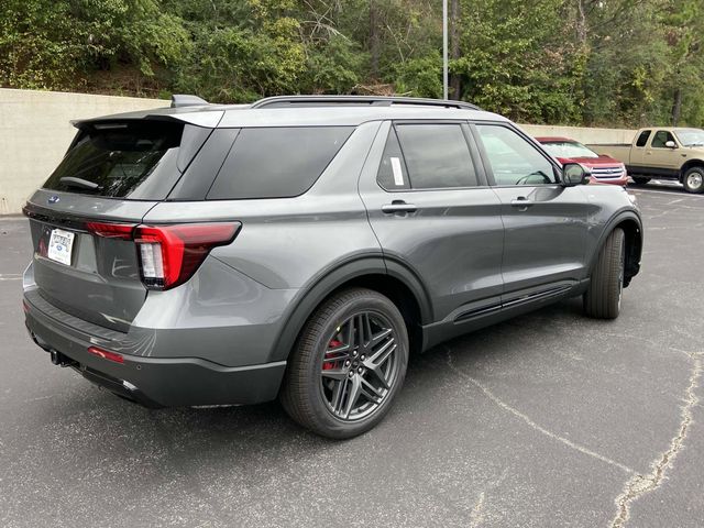 2025 Ford Explorer ST-Line 3