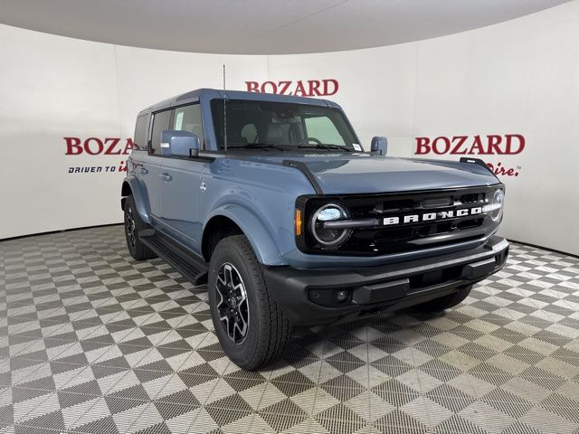 2025 Azure Gray Metallic Tri-Coat Ford Bronco Outer Banks SUV