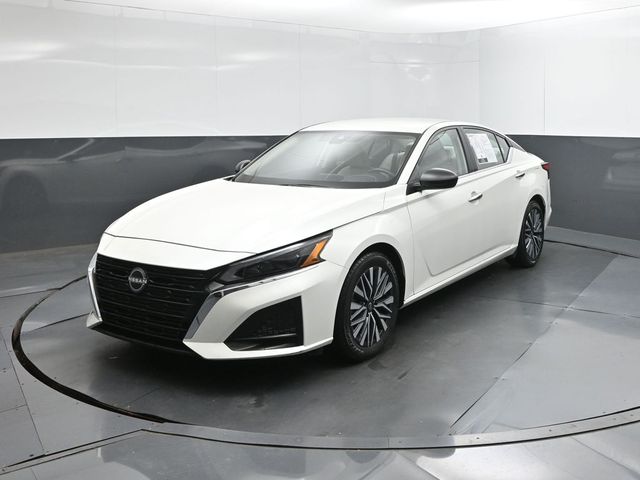 Used 2025 Nissan Altima Sedan