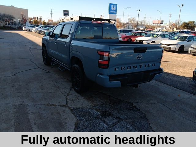 View vehicle photo 7