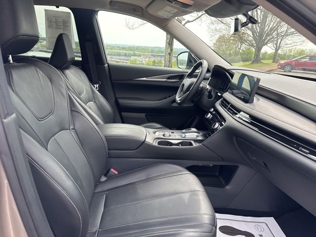 Used 2024 Gray INFINITI LUXE image 10