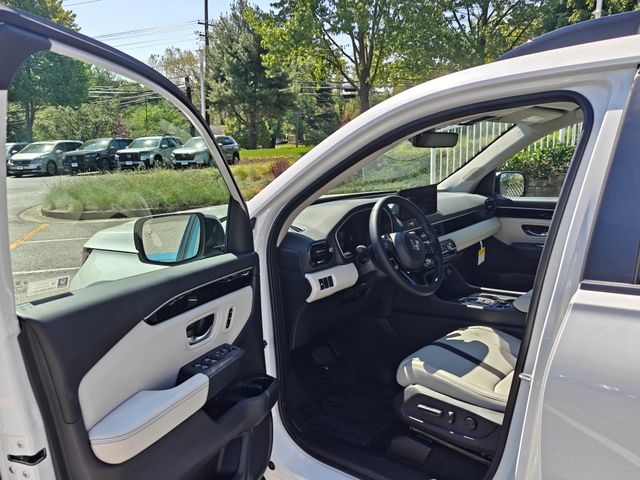 new 2026 Honda Pilot car, priced at $50,190