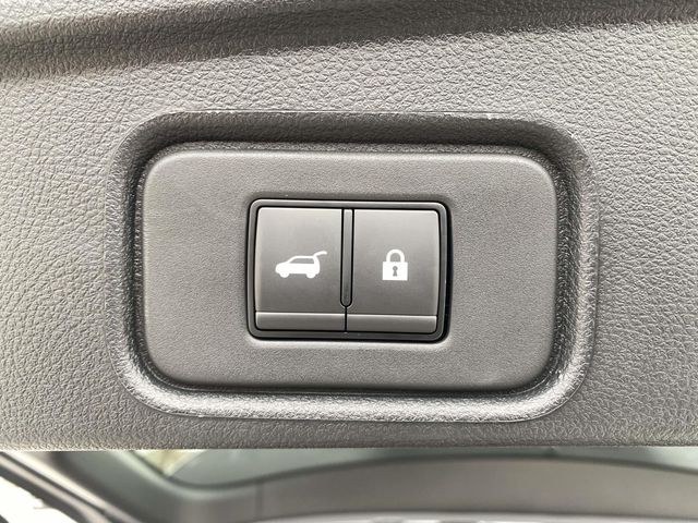 New 2026 Gray Nissan Platinum image 10