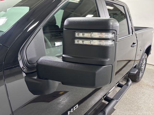 2025 Chevrolet Silverado 2500HD Custom photo