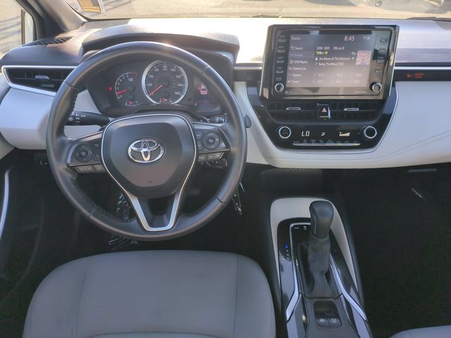 Used 2021 White Toyota SE image 27