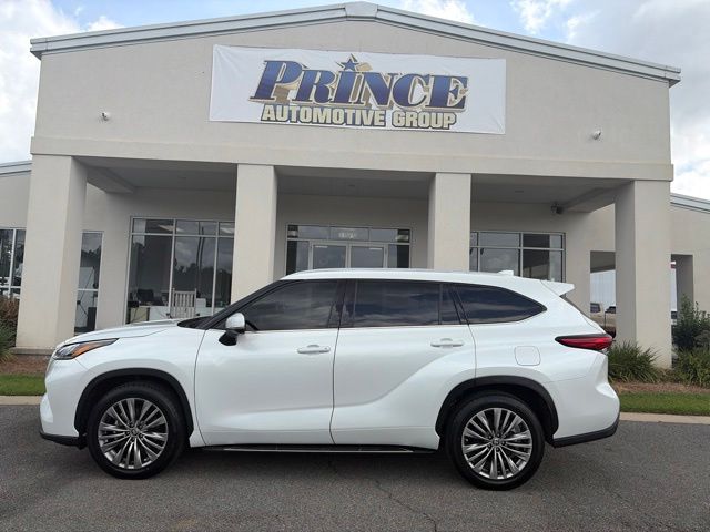 Pearl 2023 Toyota Highlander SUV / Crossover Front-Wheel Drive 8-Speed Automatic