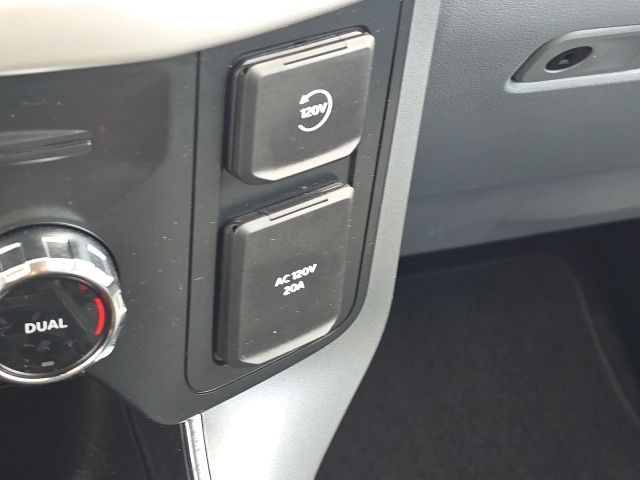 2022 Ford F-150 XLT:B02060