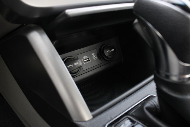 Used 2017 Black Hyundai Base image 14