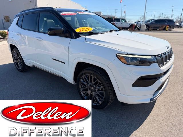 Bright White Clearcoat 2022 Jeep Compass SUV / Crossover Four-Wheel Drive 9-Speed Automatic