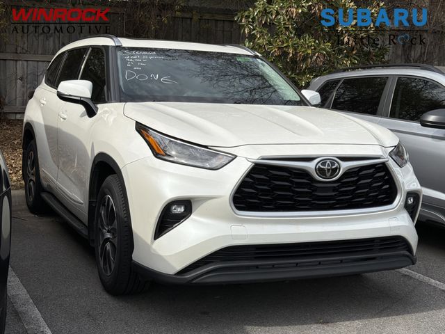 2021 Toyota Highlander XLE FWD