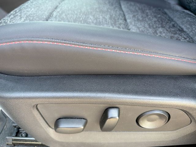 Used 2023 Gray Chevrolet Z71 image 15