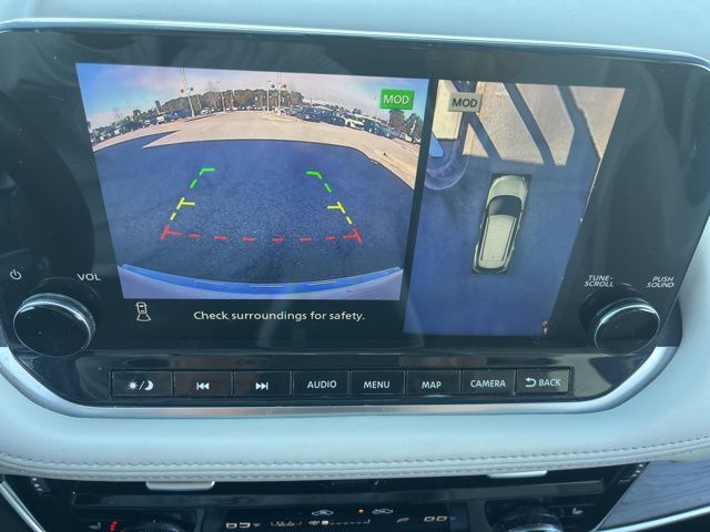 Used 2021 White Nissan SL image 15