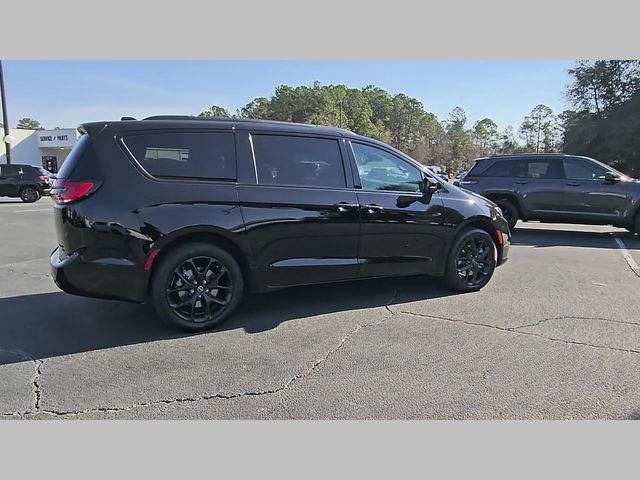 2026 Chrysler Pacifica Limited AWD