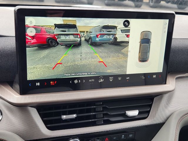 2025 Ford Explorer Active photo