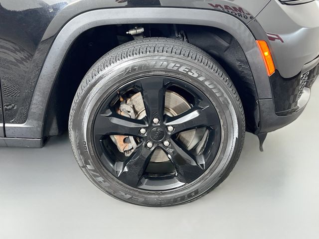 Used 2023 Black Jeep Altitude image 39