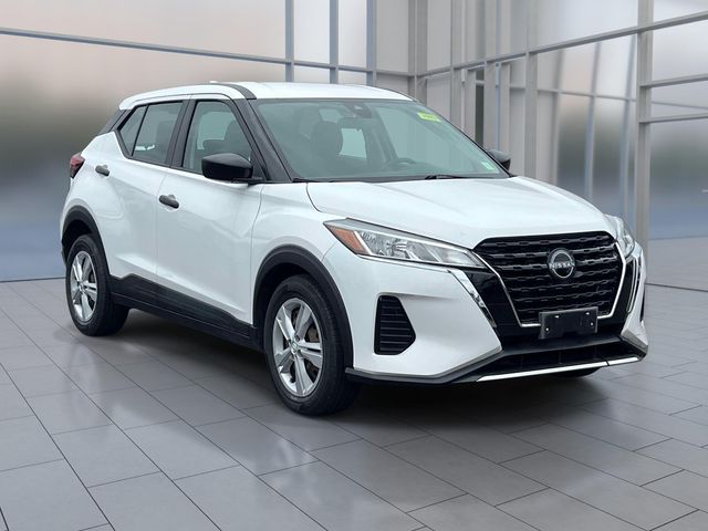 White (Fresh Powder) 2022 Nissan Kicks S FWD SUV / Crossover Front-Wheel Drive Continuously Variable Transmission