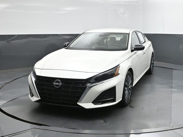 Used 2025 Nissan Altima Sedan