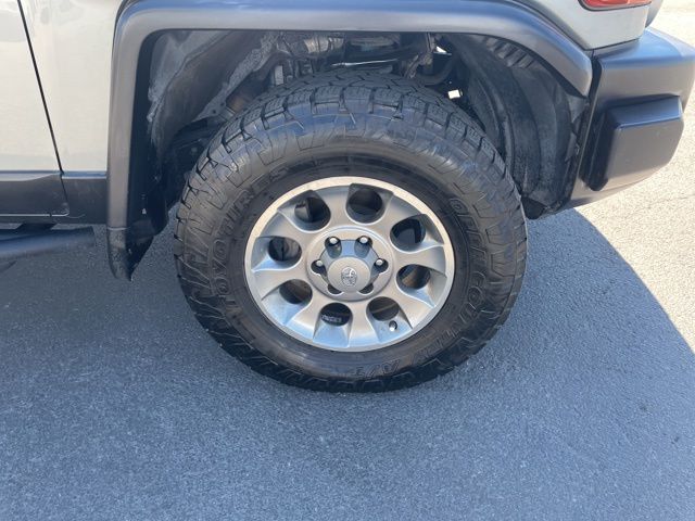 2011 Toyota FJ Cruiser Base 31