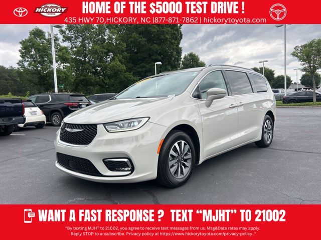 2021 Chrysler Pacifica Touring L's photo