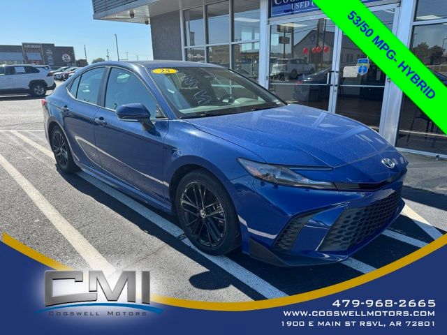 2025 Toyota Camry SE FWD