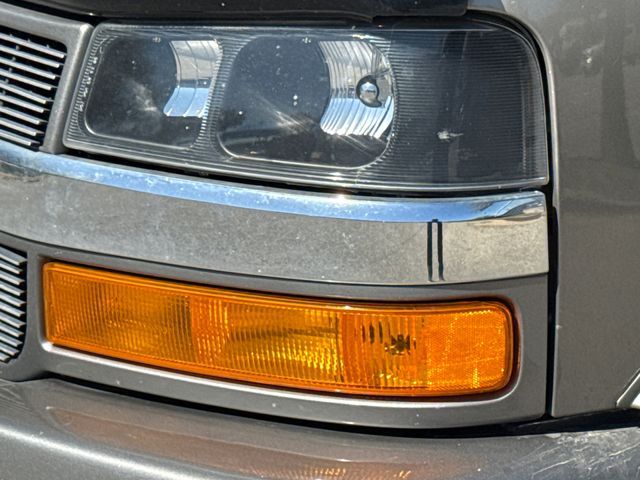 Used 2021  Chevrolet LS image 4