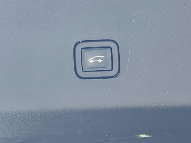 Used 2021 Chevrolet Traverse SUV