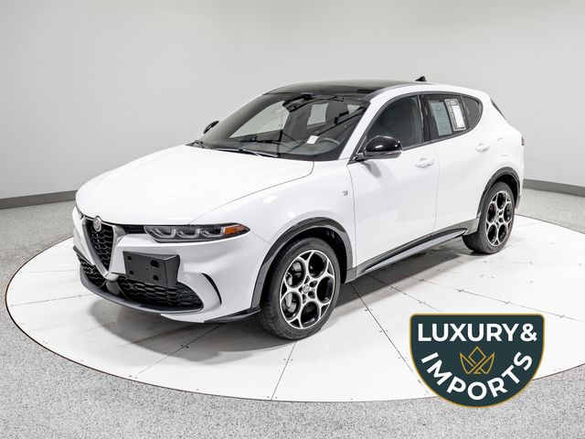 Alfa White 2024 Alfa Romeo Tonale Ti AWD SUV / Crossover All-Wheel Drive 6-Speed Automatic