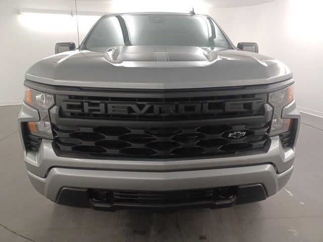 2024 Chevrolet Silverado 1500 Custom — photo 2