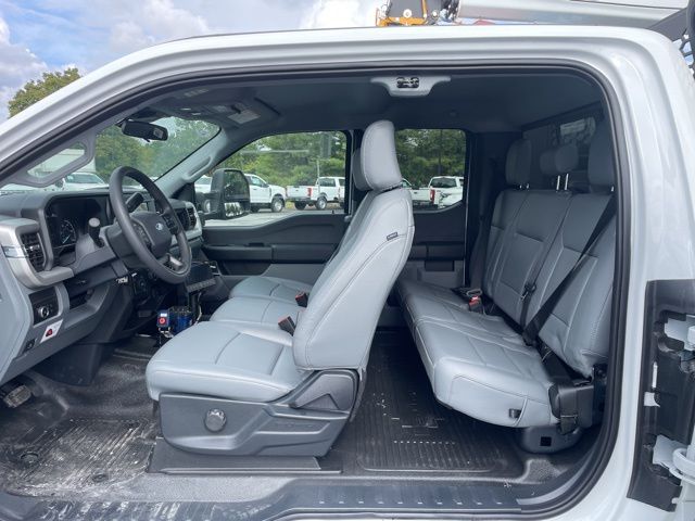 2025 Ford F-550 Super Duty 