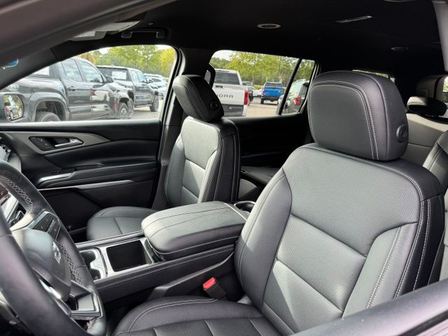 Used 2026 Chevrolet Traverse SUV