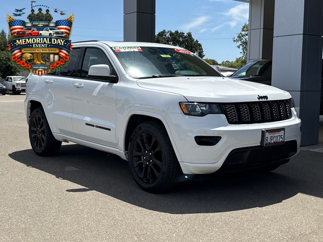 Bright White Clearcoat 2019 Jeep Grand Cherokee Altitude RWD SUV / Crossover 4X2 8-Speed Automatic